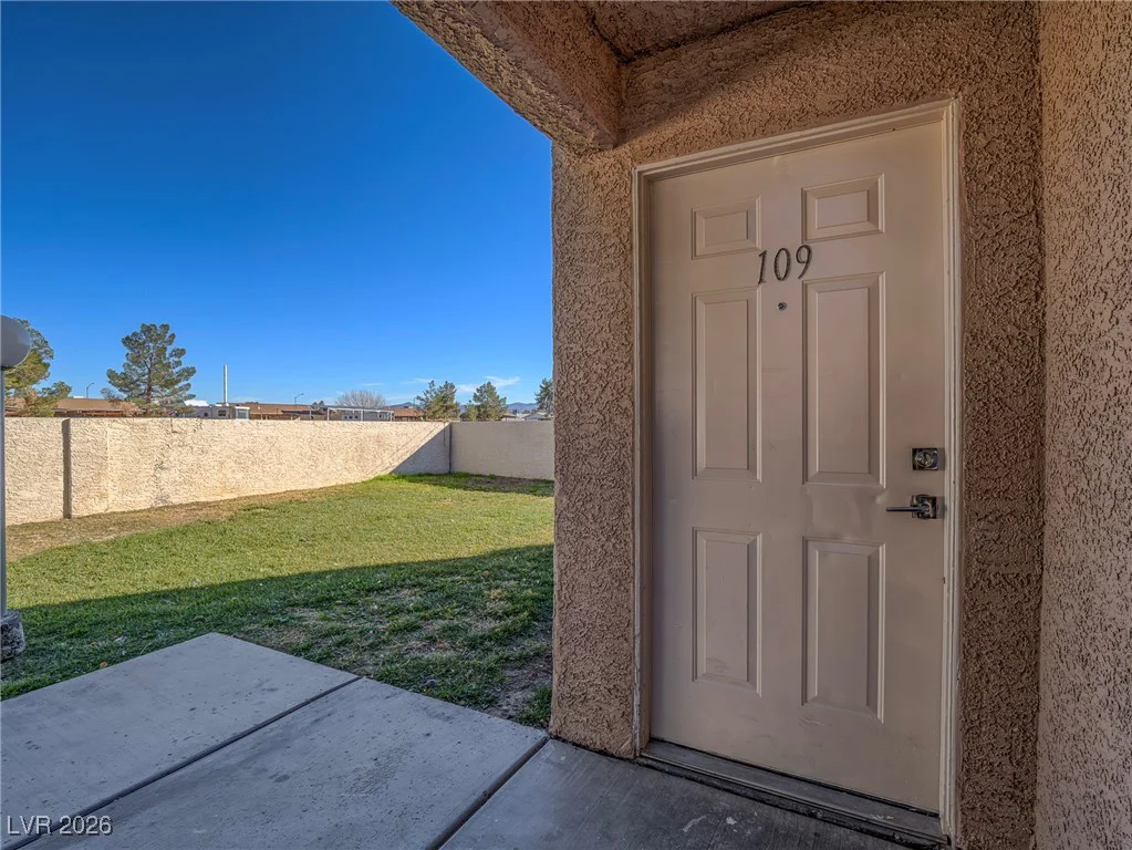 1375 Hacienda, Las Vegas, NV 89119