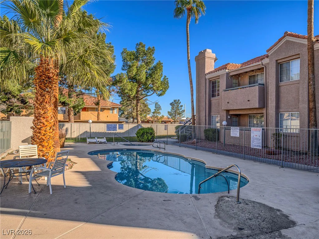 1375 Hacienda, Las Vegas, NV 89119