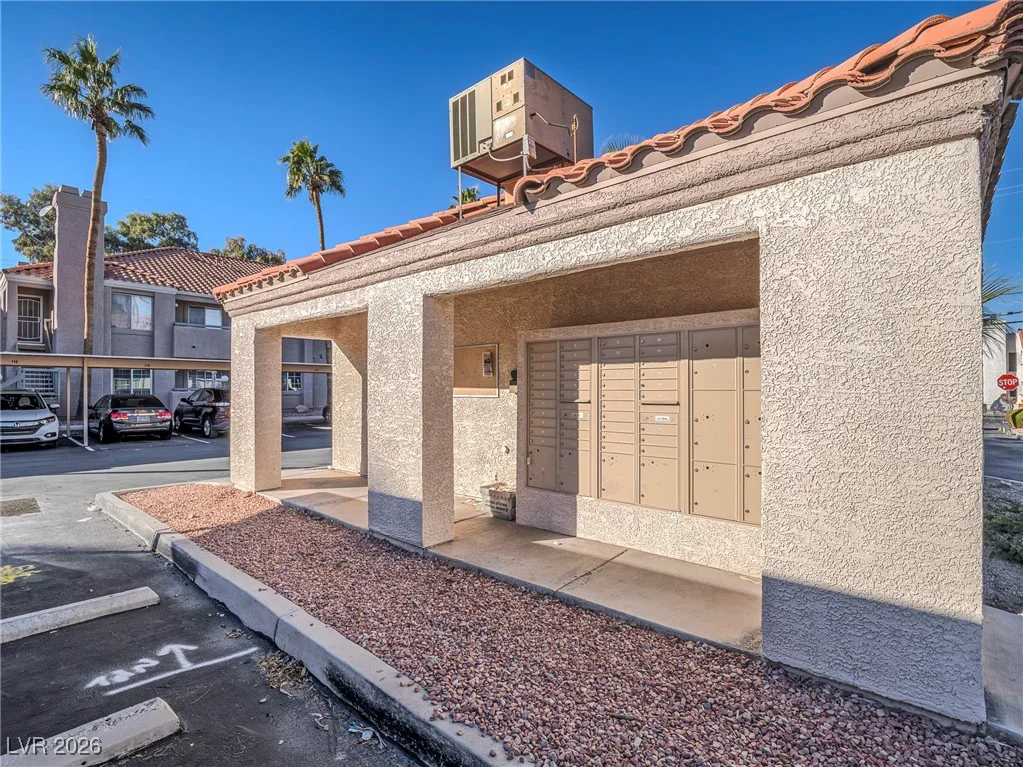 1375 Hacienda, Las Vegas, NV 89119