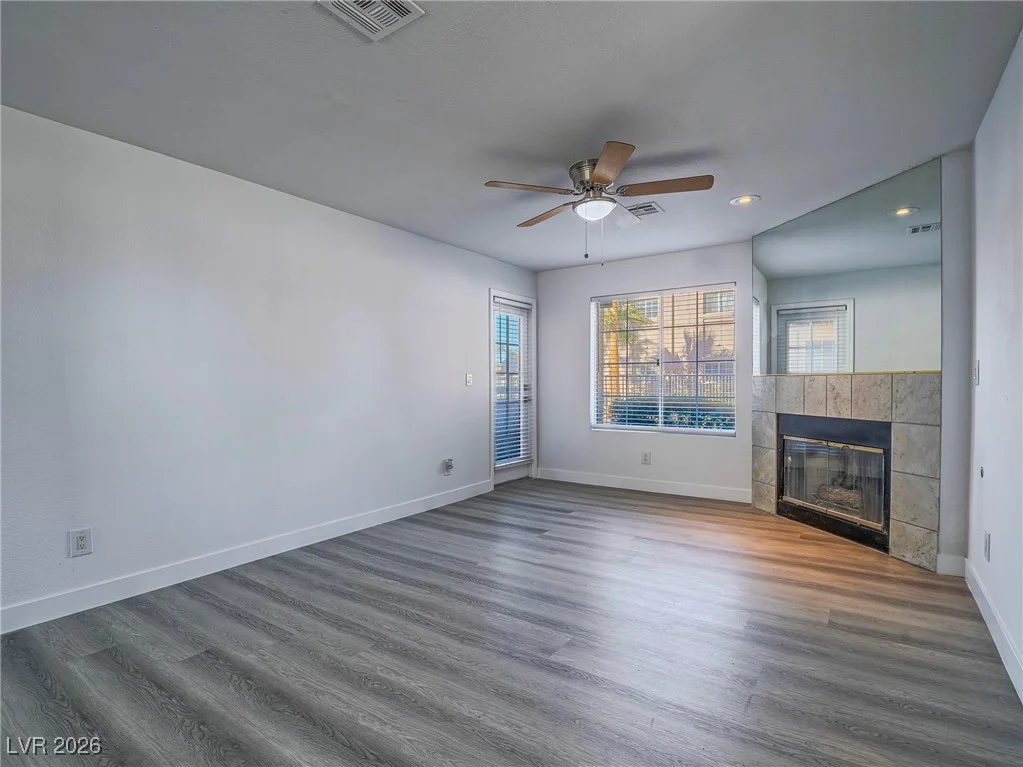 1375 Hacienda, Las Vegas, NV 89119