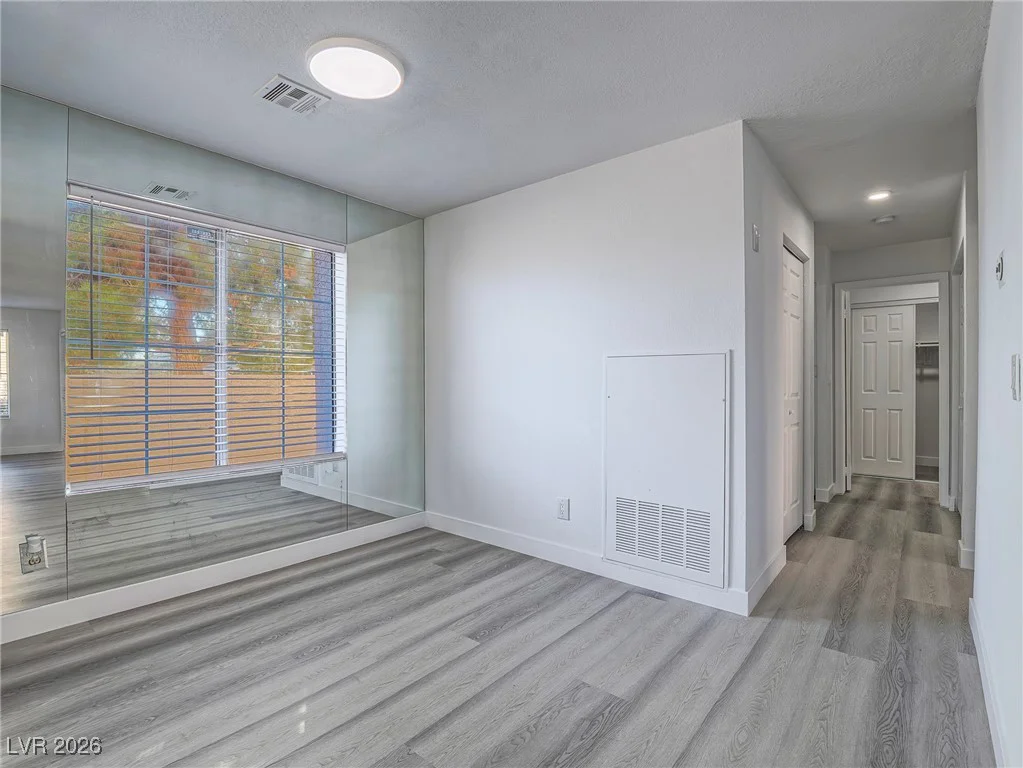 1375 Hacienda, Las Vegas, NV 89119