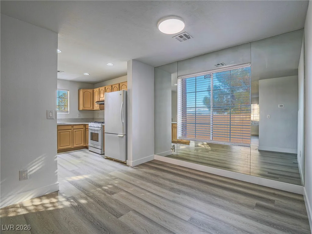 1375 Hacienda, Las Vegas, NV 89119