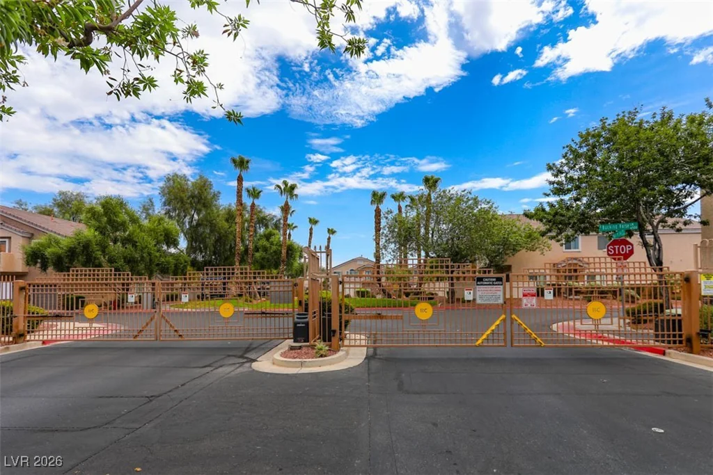 6568 Strolling Plains, Henderson, NV 89011