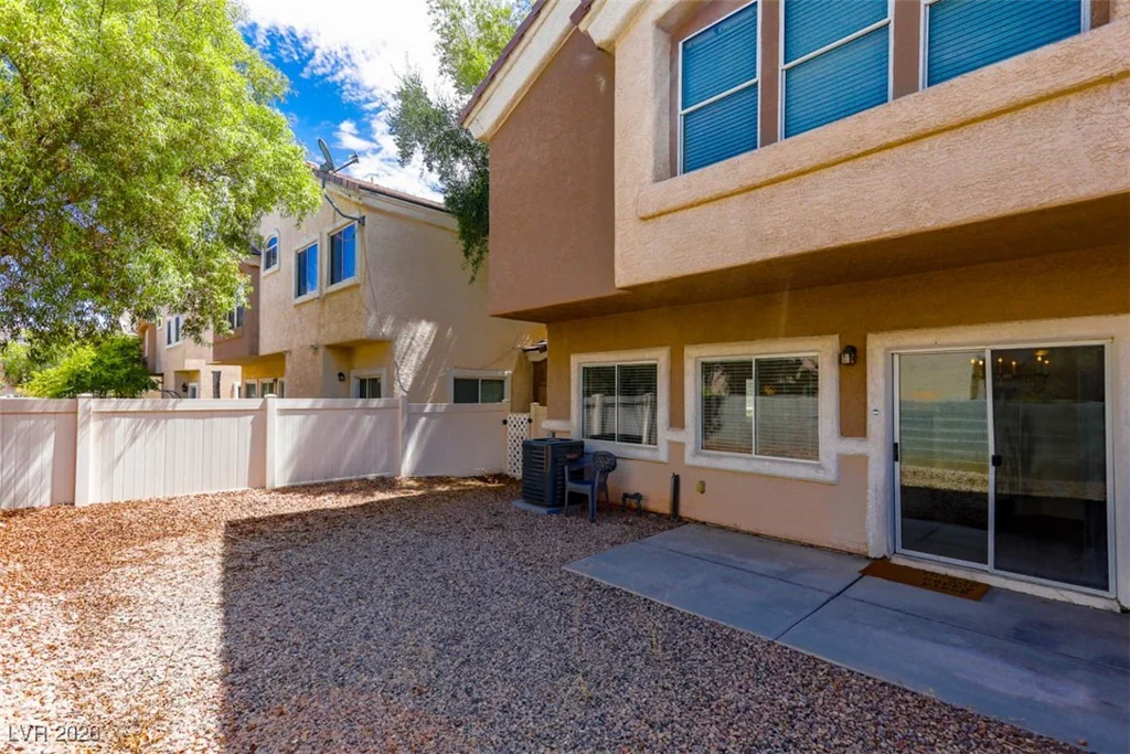 6568 Strolling Plains, Henderson, NV 89011