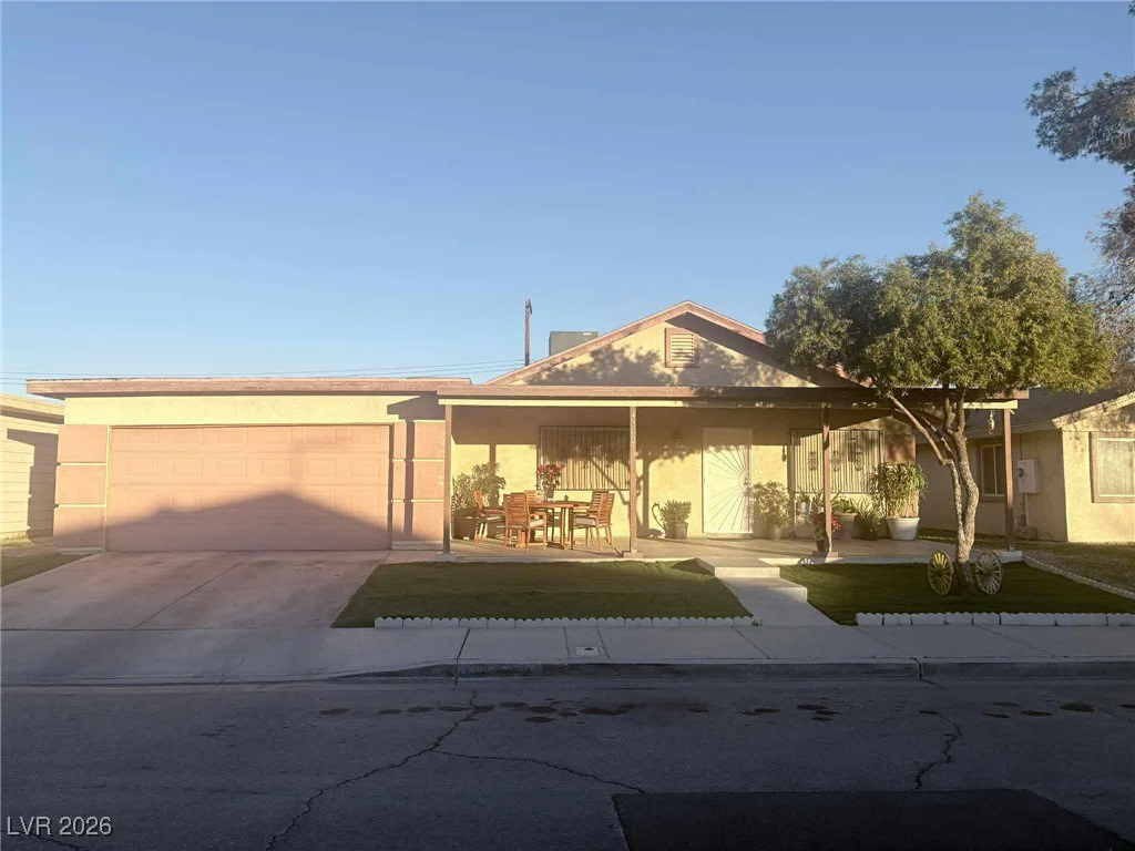 4302 Paramount, Las Vegas, NV 89115