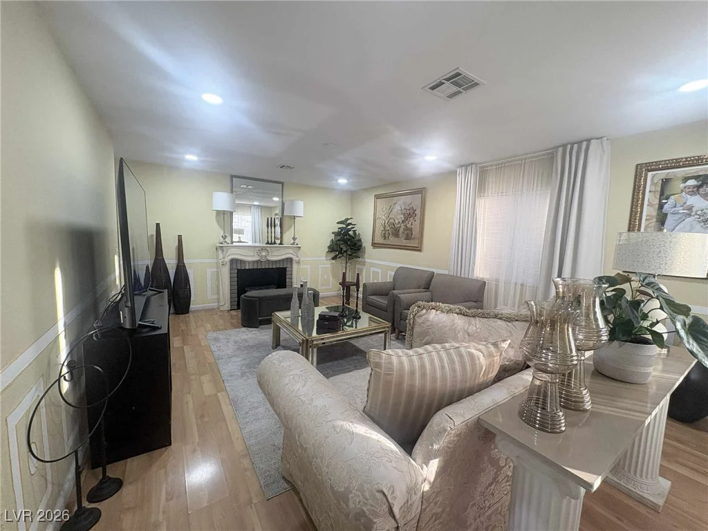 4302 Paramount, Las Vegas, NV 89115