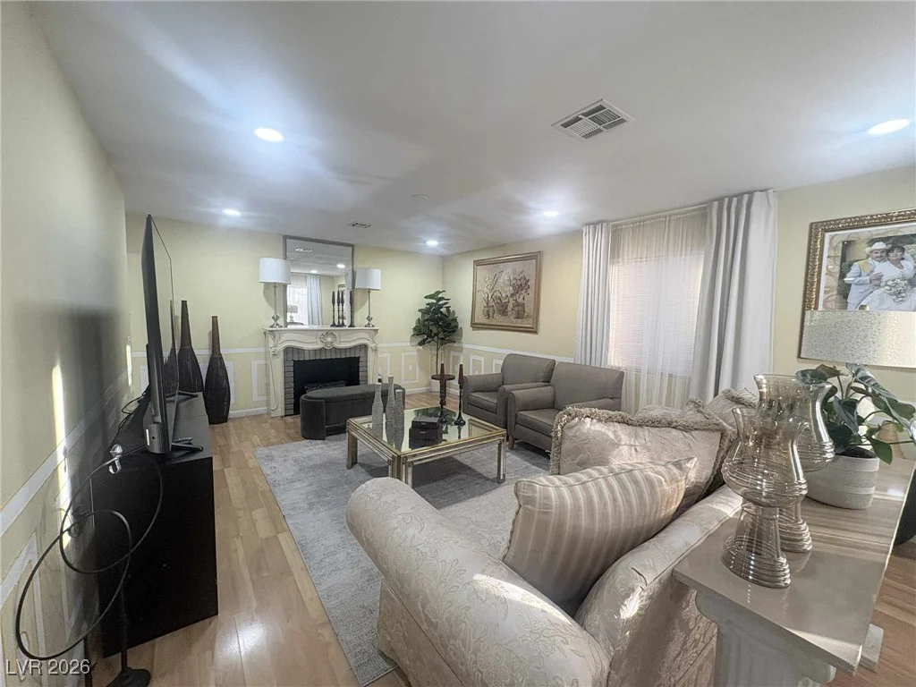 4302 Paramount, Las Vegas, NV 89115