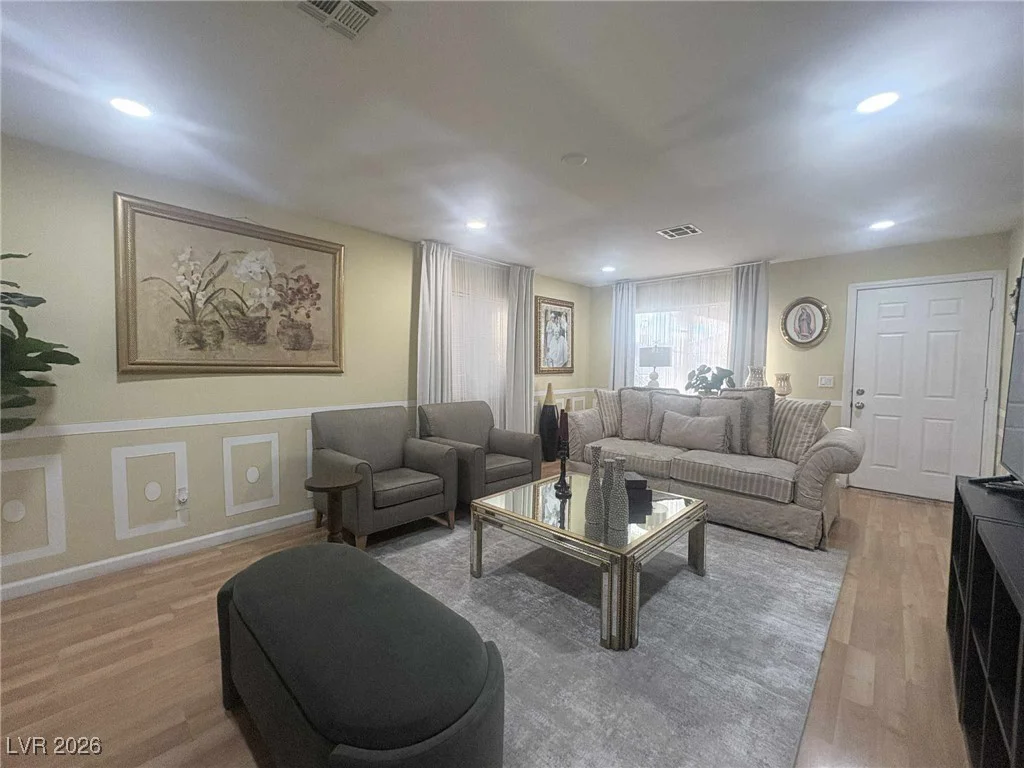 4302 Paramount, Las Vegas, NV 89115