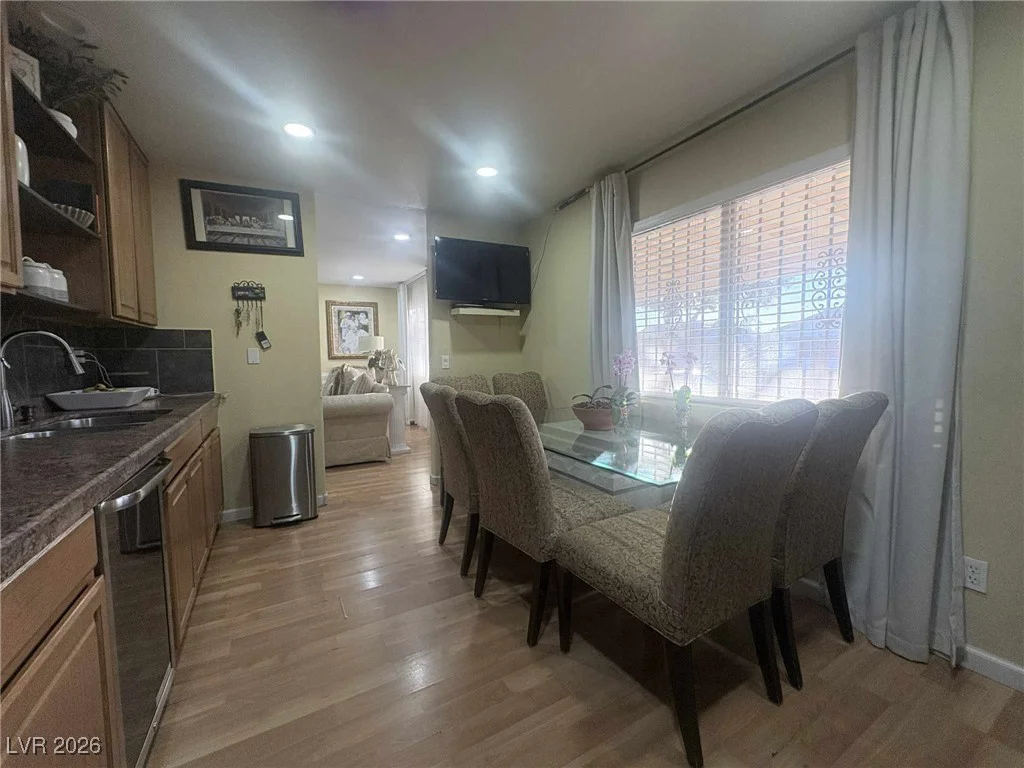 4302 Paramount, Las Vegas, NV 89115
