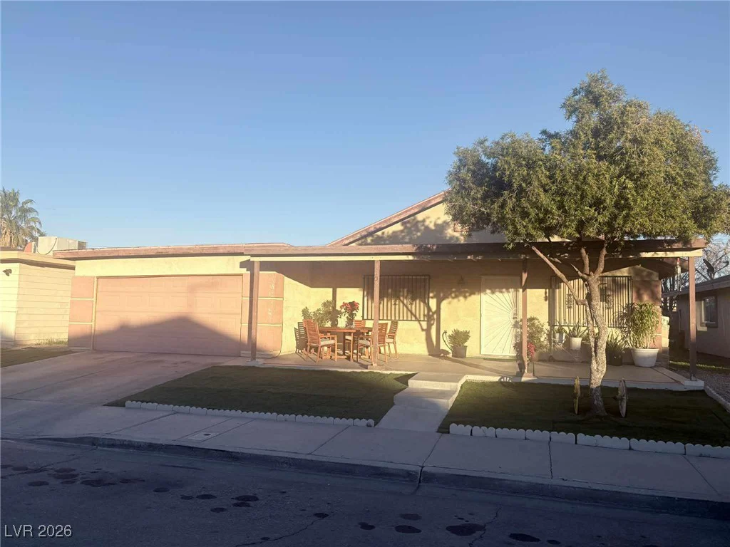 4302 Paramount, Las Vegas, NV 89115