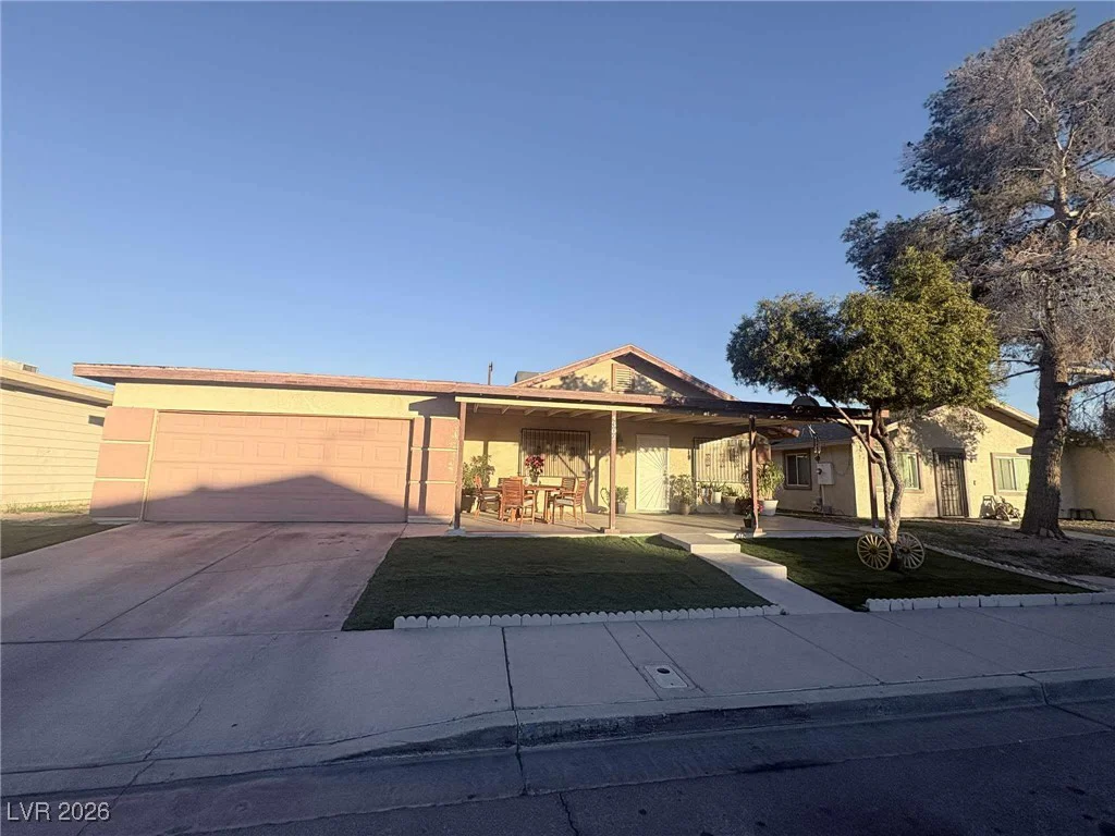 4302 Paramount, Las Vegas, NV 89115