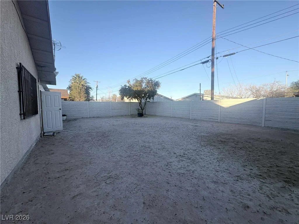 4302 Paramount, Las Vegas, NV 89115