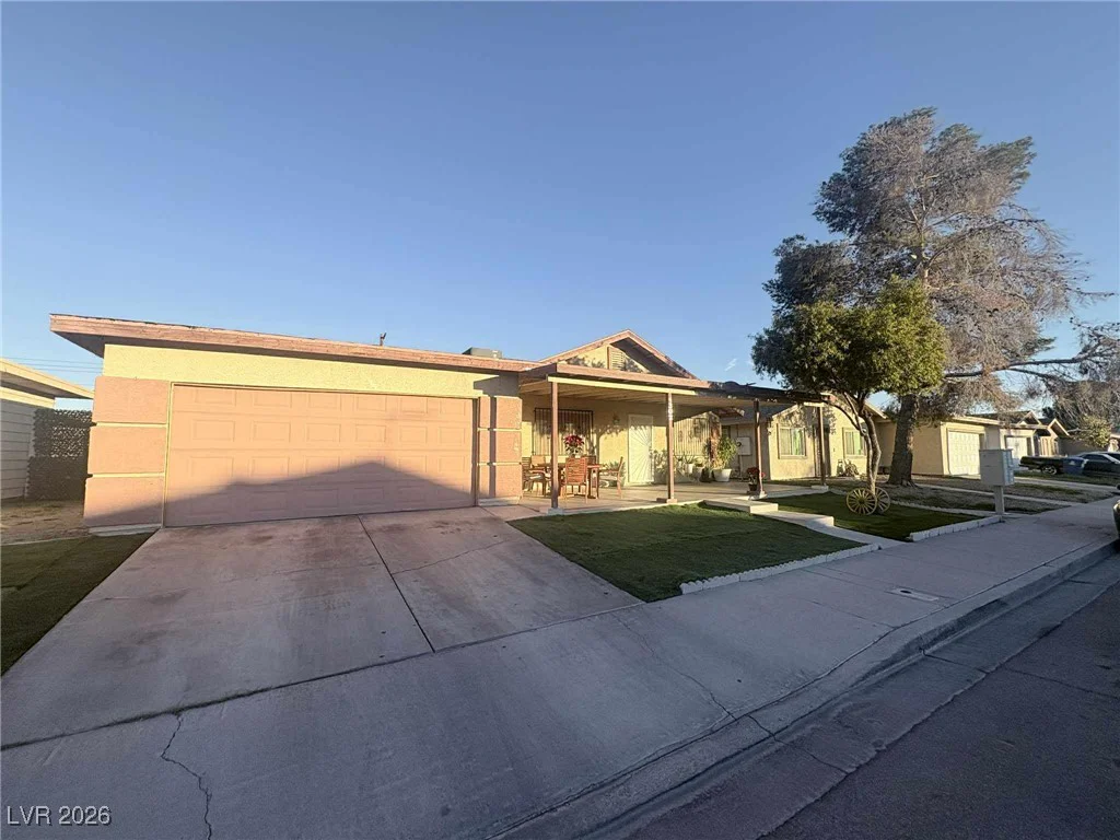 4302 Paramount, Las Vegas, NV 89115