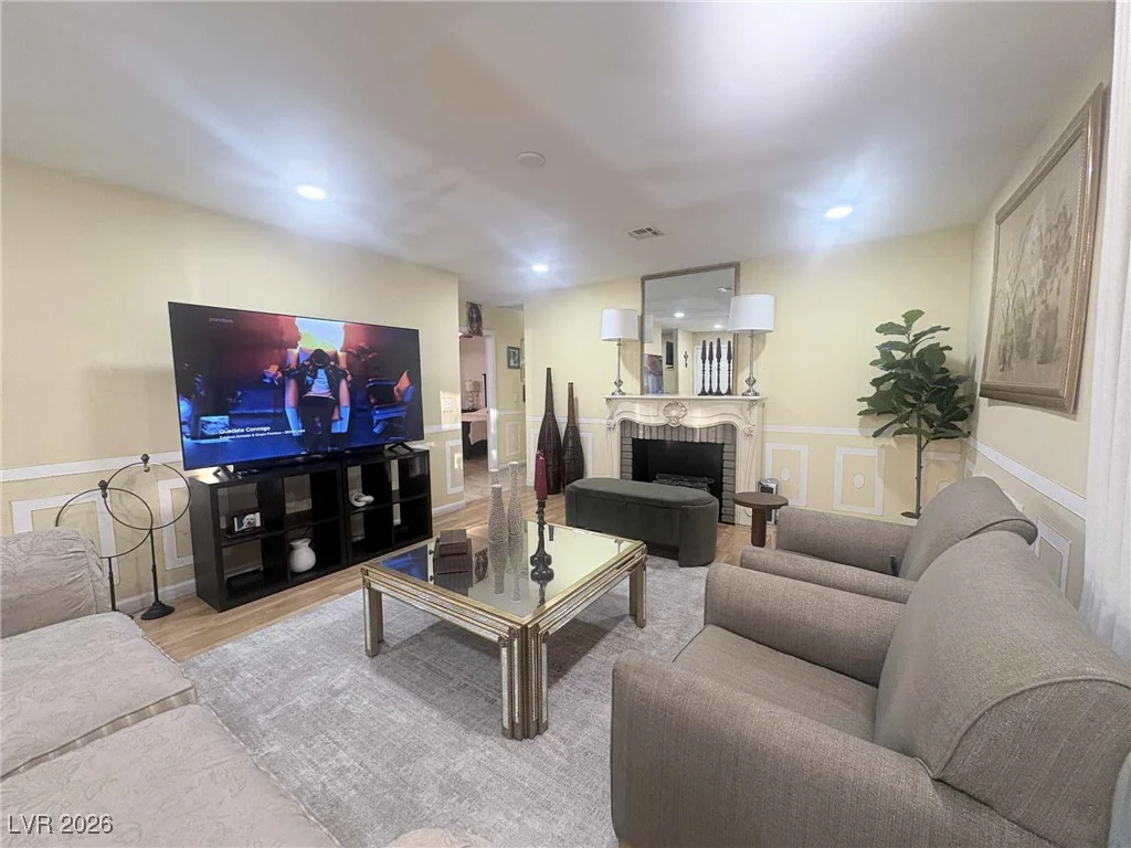 4302 Paramount, Las Vegas, NV 89115