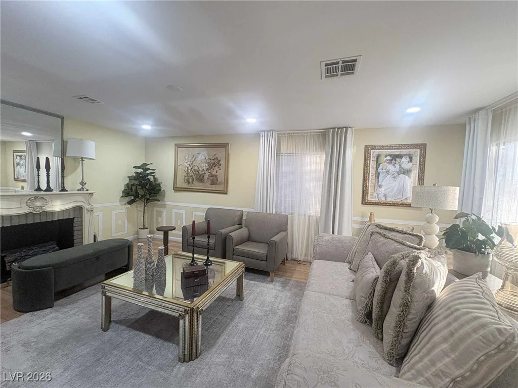 4302 Paramount, Las Vegas, NV 89115