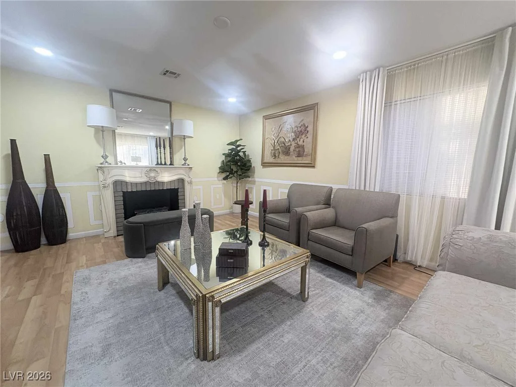 4302 Paramount, Las Vegas, NV 89115