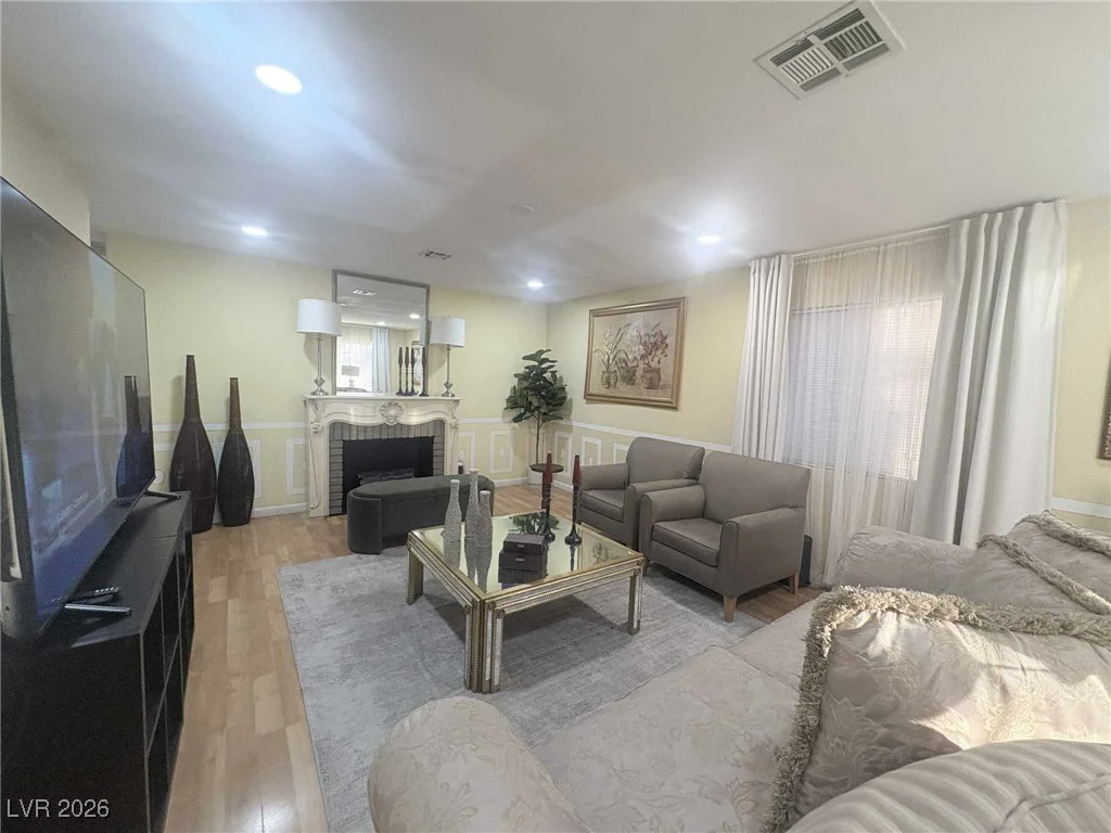 4302 Paramount, Las Vegas, NV 89115