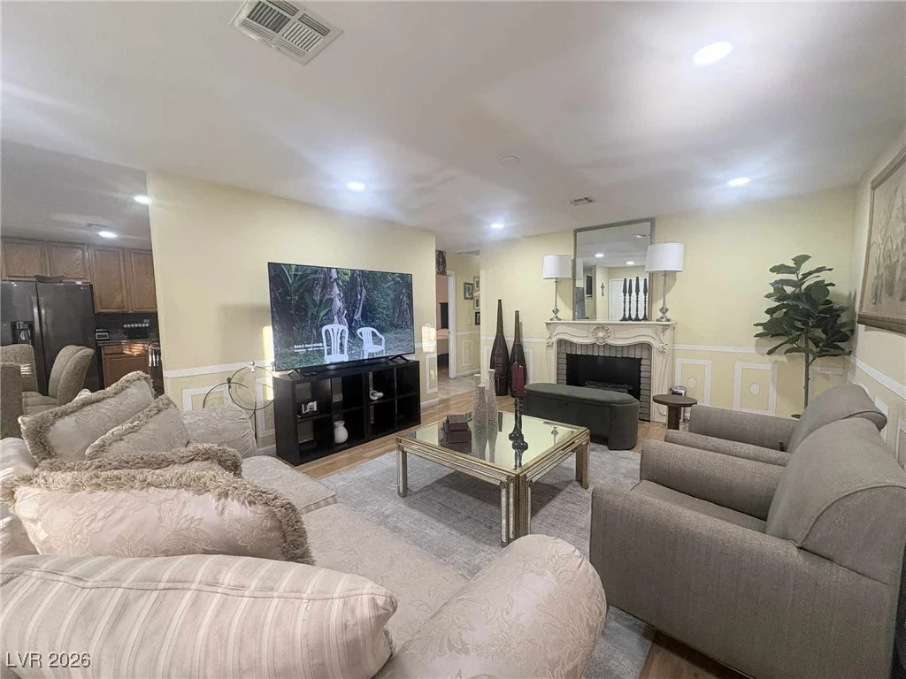 4302 Paramount, Las Vegas, NV 89115