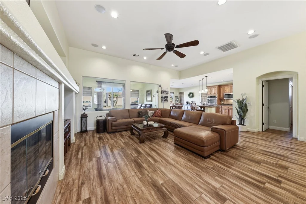 8720 James Raul, Las Vegas, NV 89143