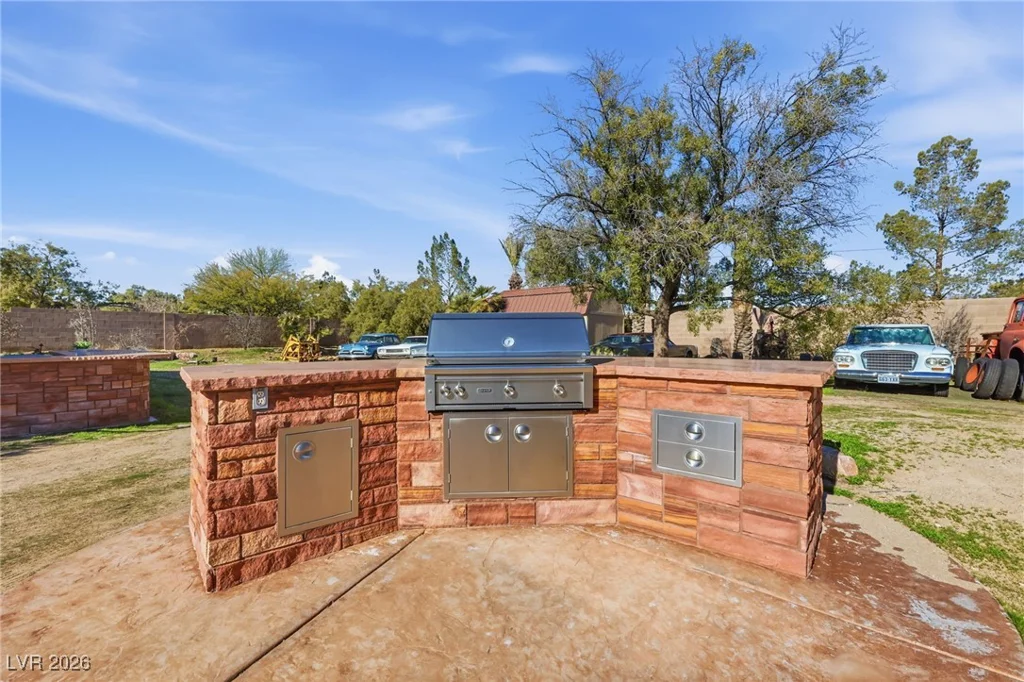 8720 James Raul, Las Vegas, NV 89143
