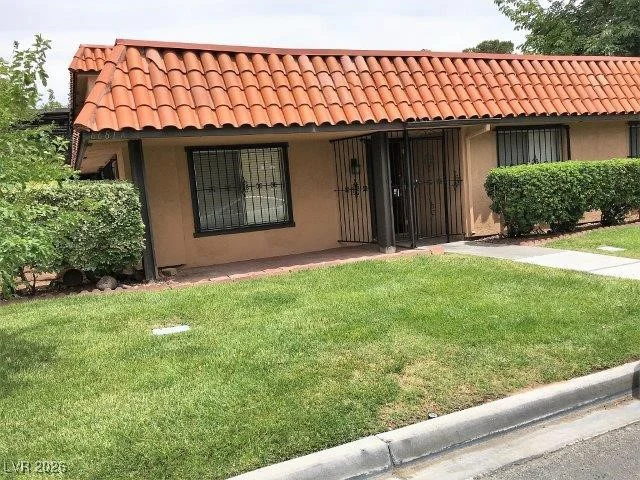 6681 Bubbling Brook, Las Vegas, NV 89107