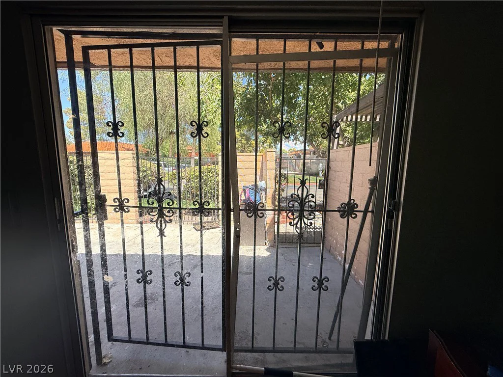 6681 Bubbling Brook, Las Vegas, NV 89107
