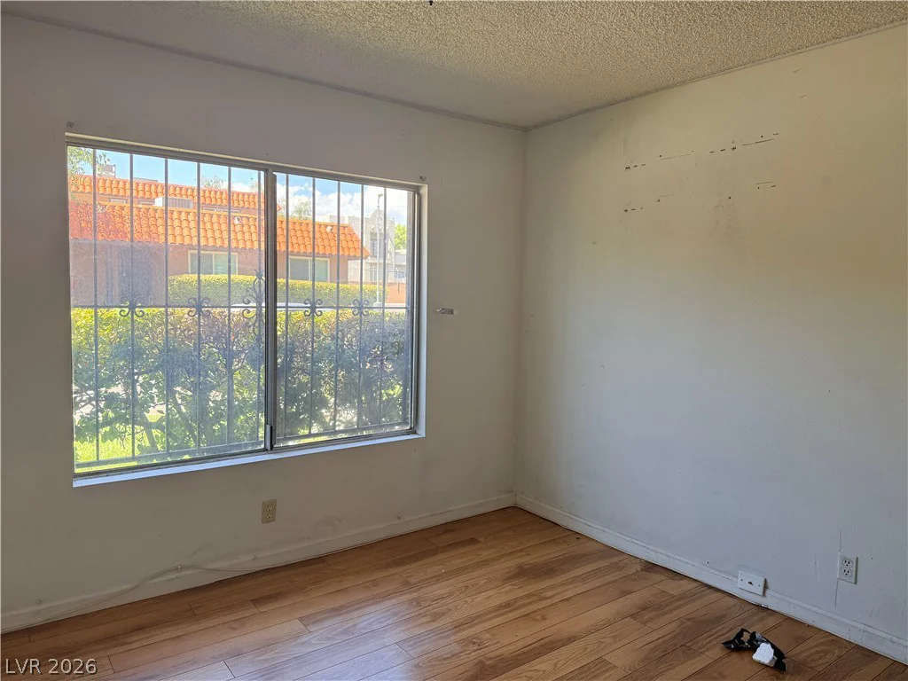 6681 Bubbling Brook, Las Vegas, NV 89107