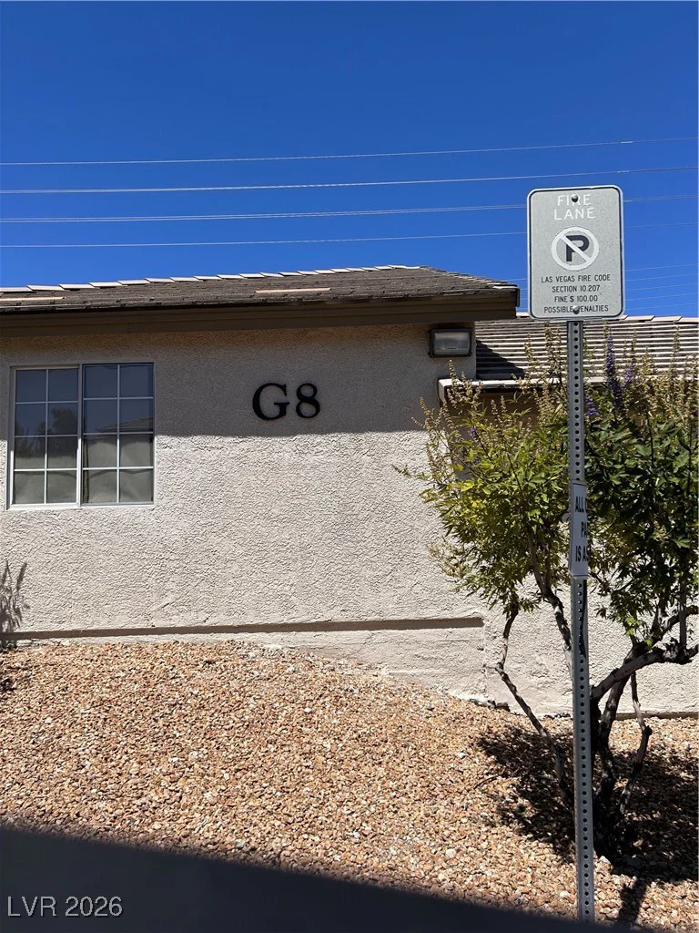 1704 Queen Victoria, Las Vegas, NV 89144