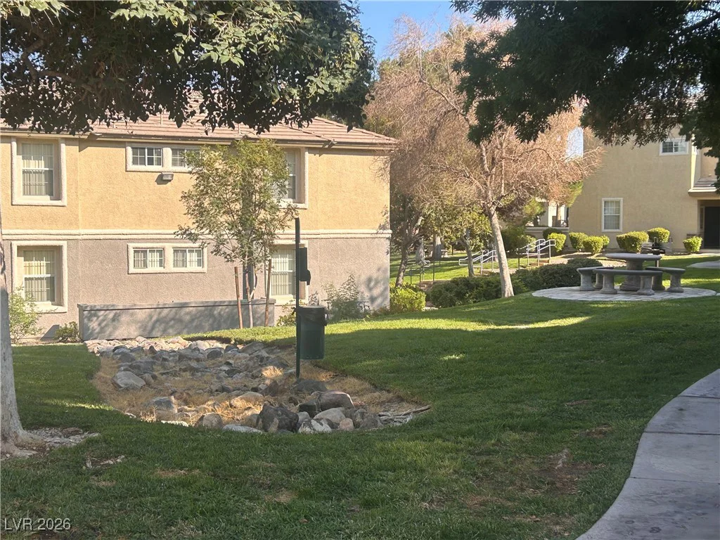 1704 Queen Victoria, Las Vegas, NV 89144