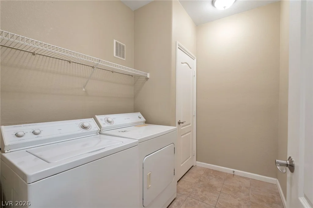 1704 Queen Victoria, Las Vegas, NV 89144