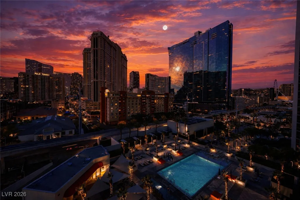 135 HARMON, Las Vegas, NV 89109