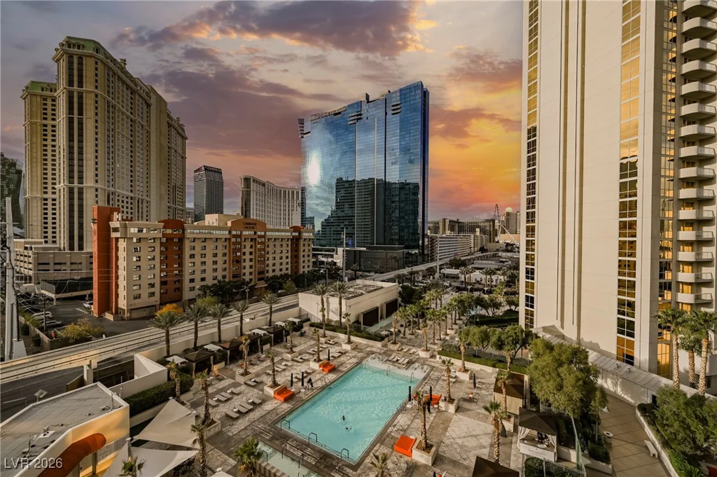 135 HARMON, Las Vegas, NV 89109