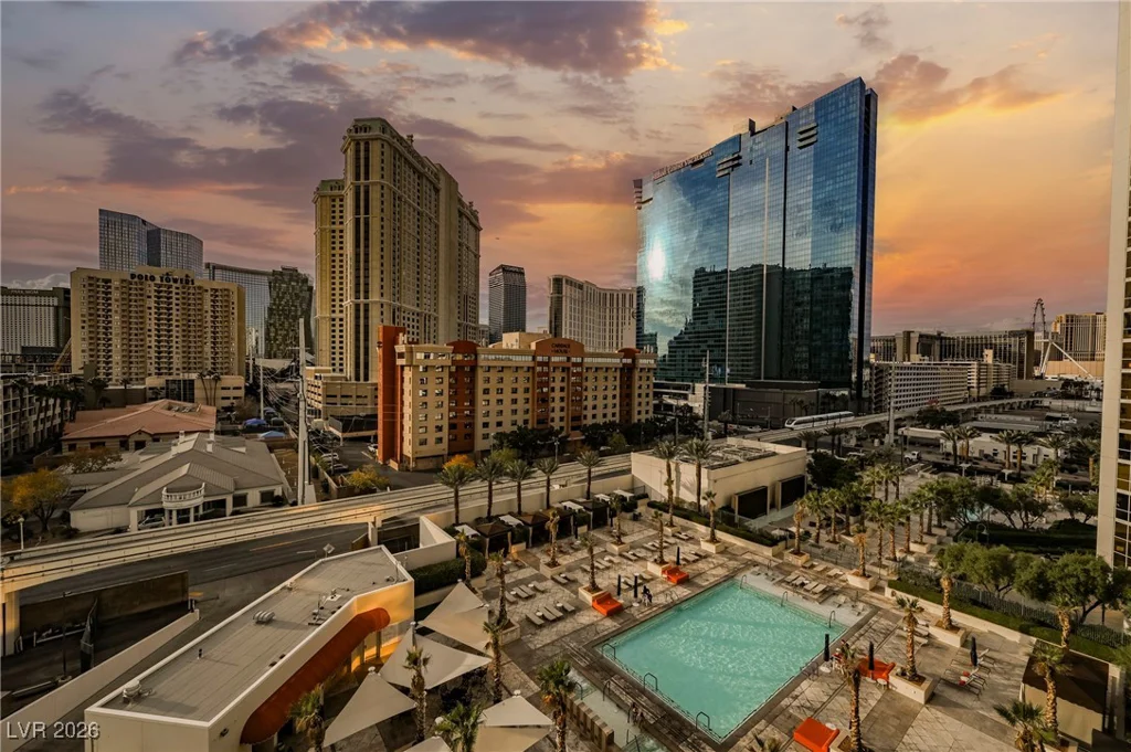 135 HARMON, Las Vegas, NV 89109