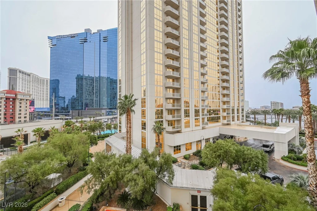 135 HARMON, Las Vegas, NV 89109