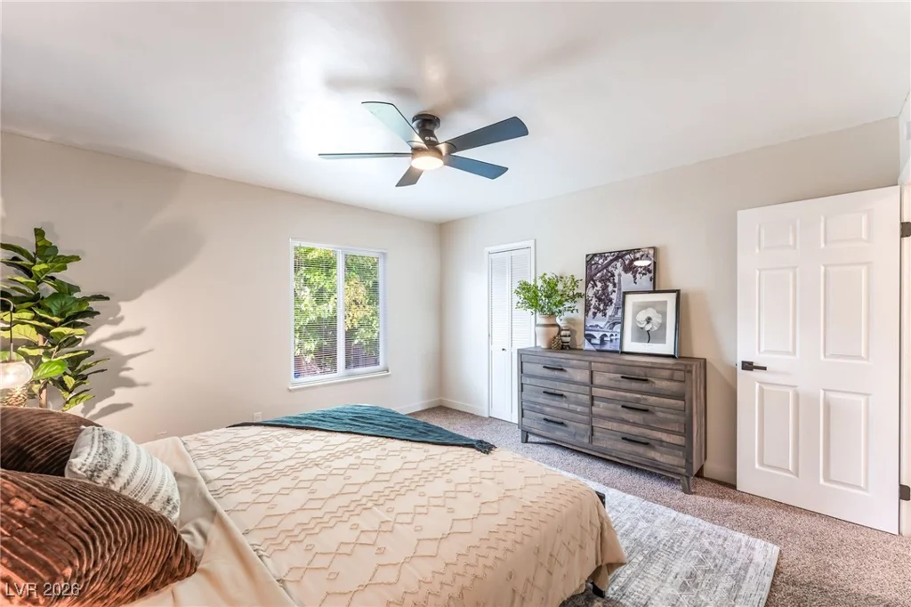5911 Vegas, Las Vegas, NV 89108