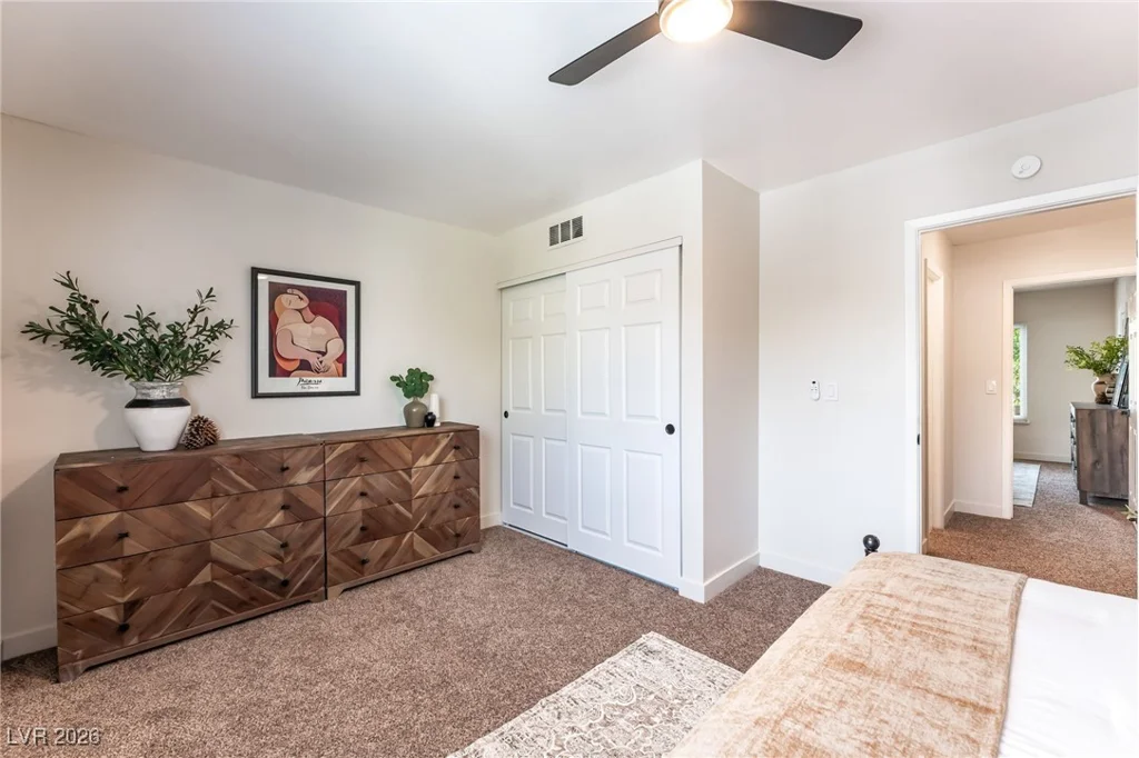 5911 Vegas, Las Vegas, NV 89108