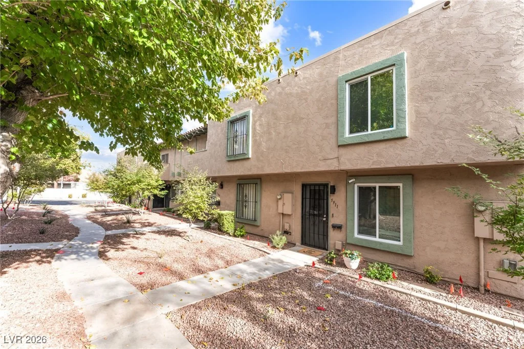 5911 Vegas, Las Vegas, NV 89108