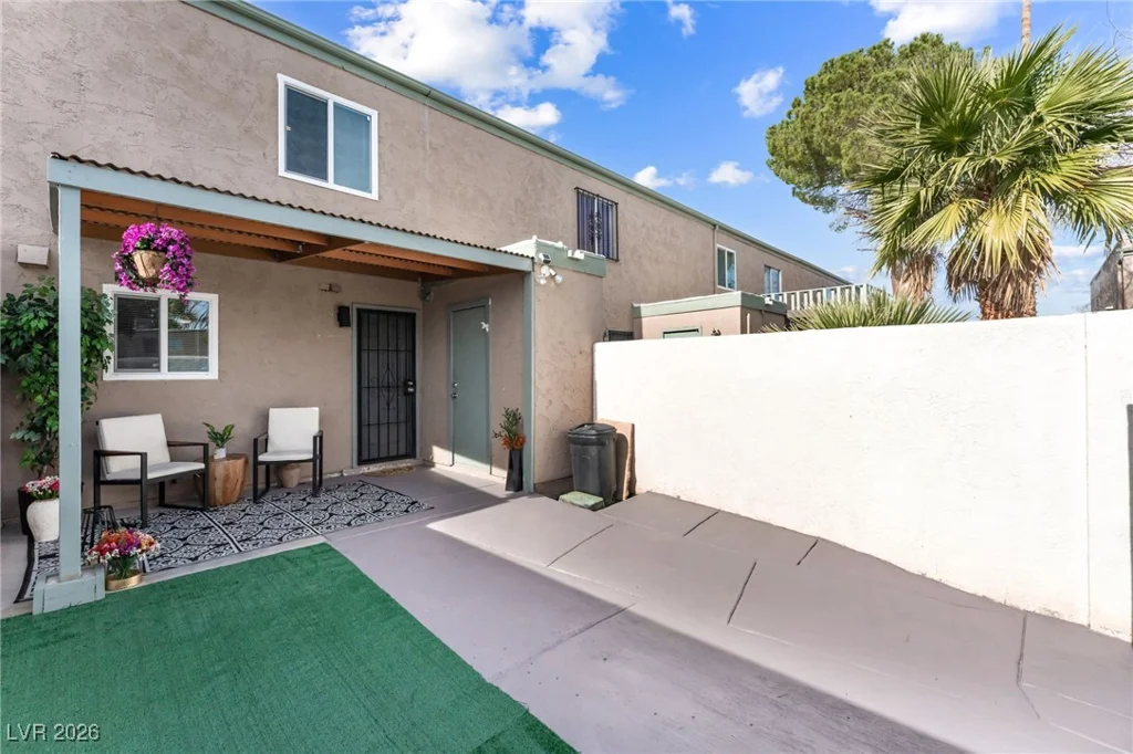 5911 Vegas, Las Vegas, NV 89108