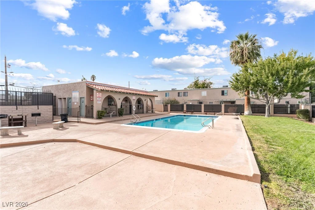 5911 Vegas, Las Vegas, NV 89108