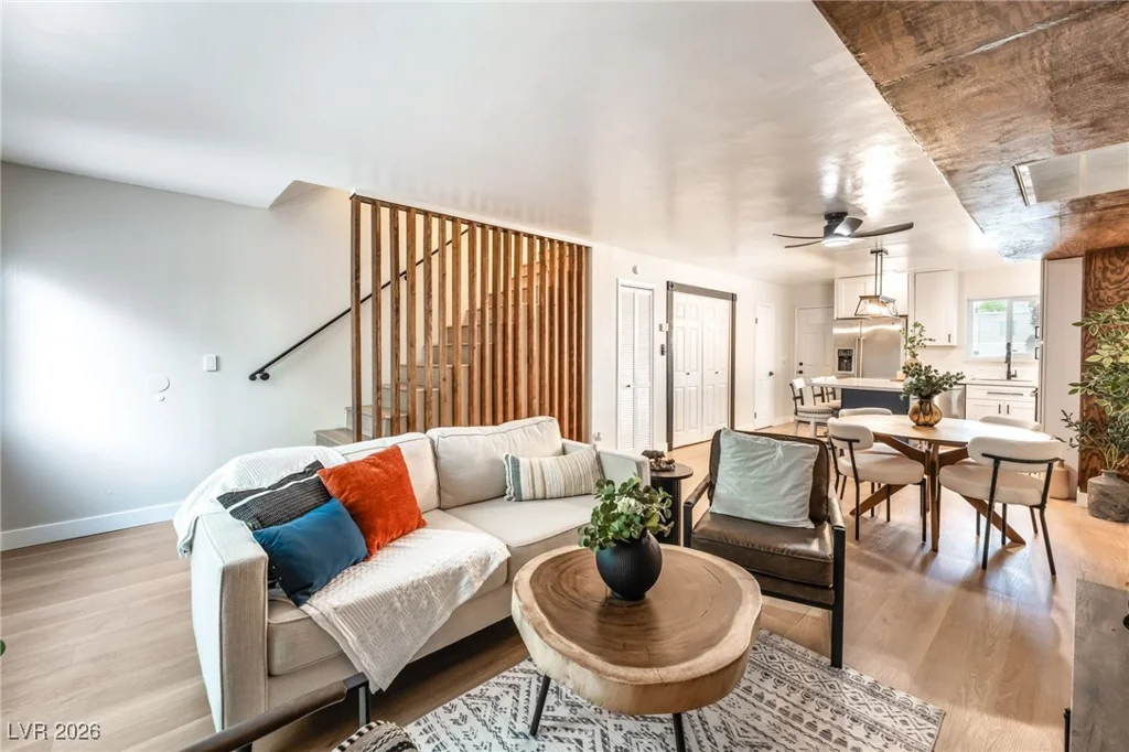 5911 Vegas, Las Vegas, NV 89108