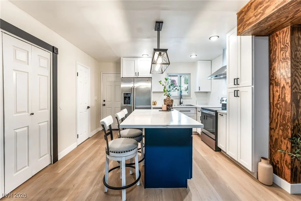 5911 Vegas, Las Vegas, NV 89108