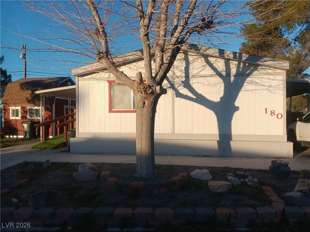 180 Comstock, Pahrump, NV 89048