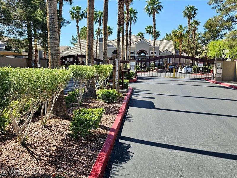 5055 Hacienda, Las Vegas, NV 89118