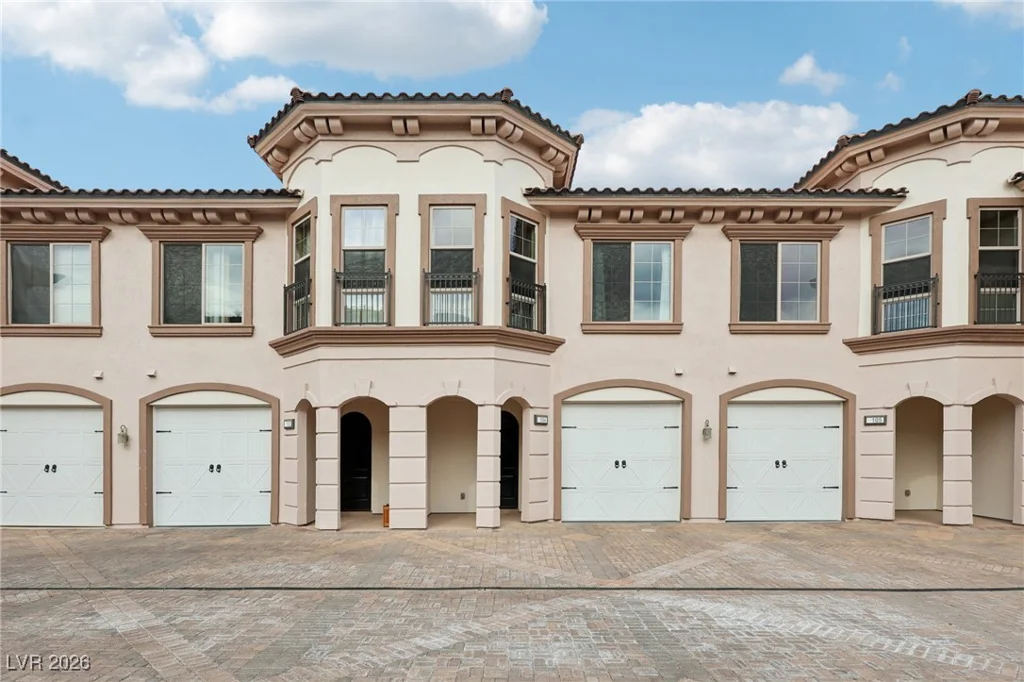 10 Via Vasari, Henderson, NV 89011