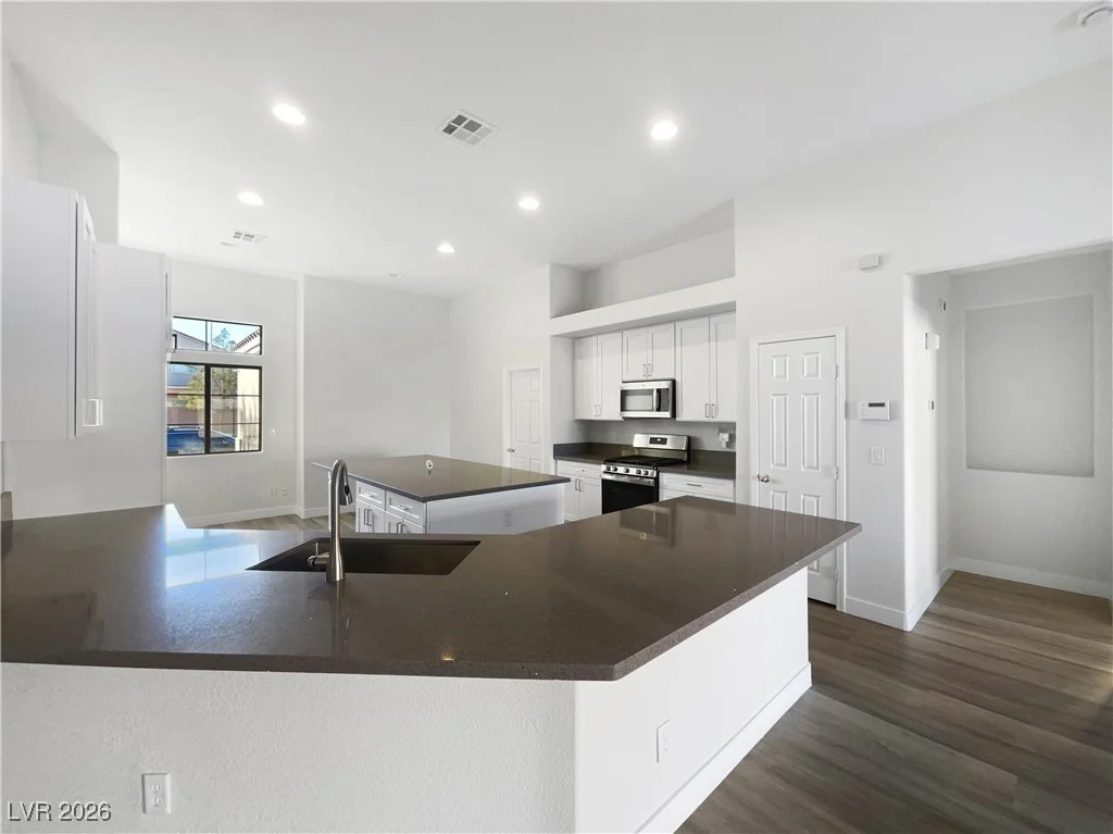 6512 Bruce, North Las Vegas, NV 89086