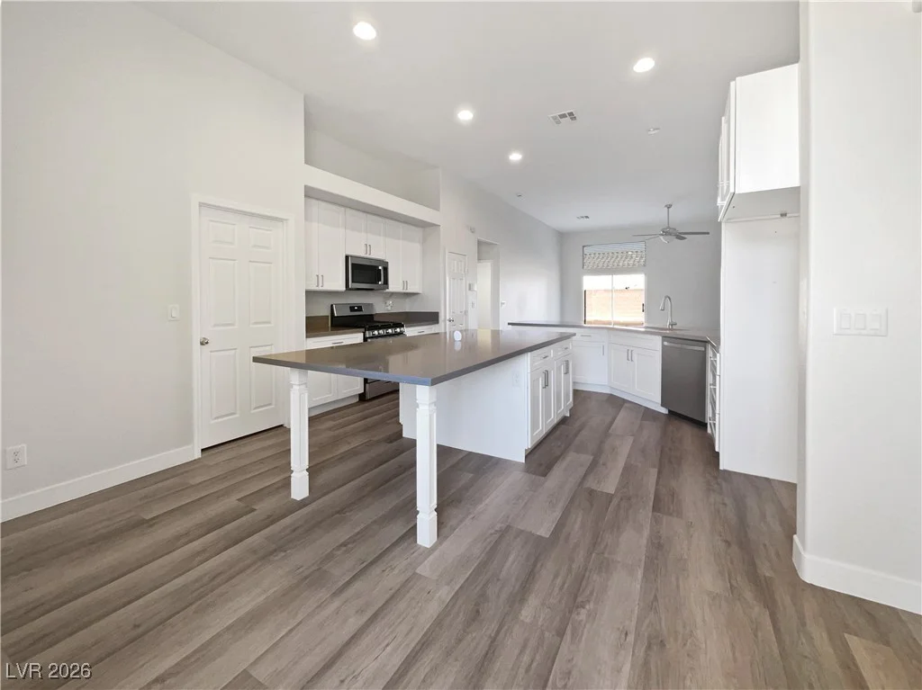 6512 Bruce, North Las Vegas, NV 89086