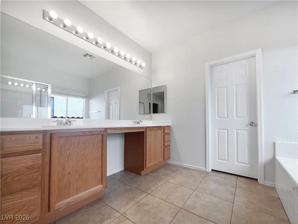 6512 Bruce, North Las Vegas, NV 89086