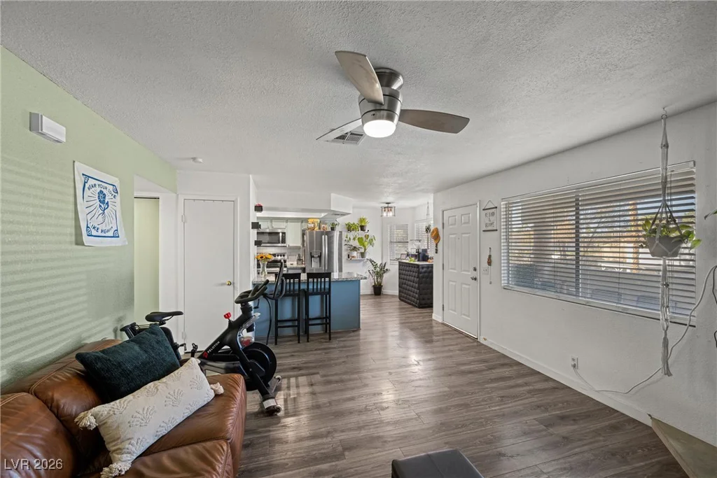 917 Boulder Springs, Las Vegas, NV 89128