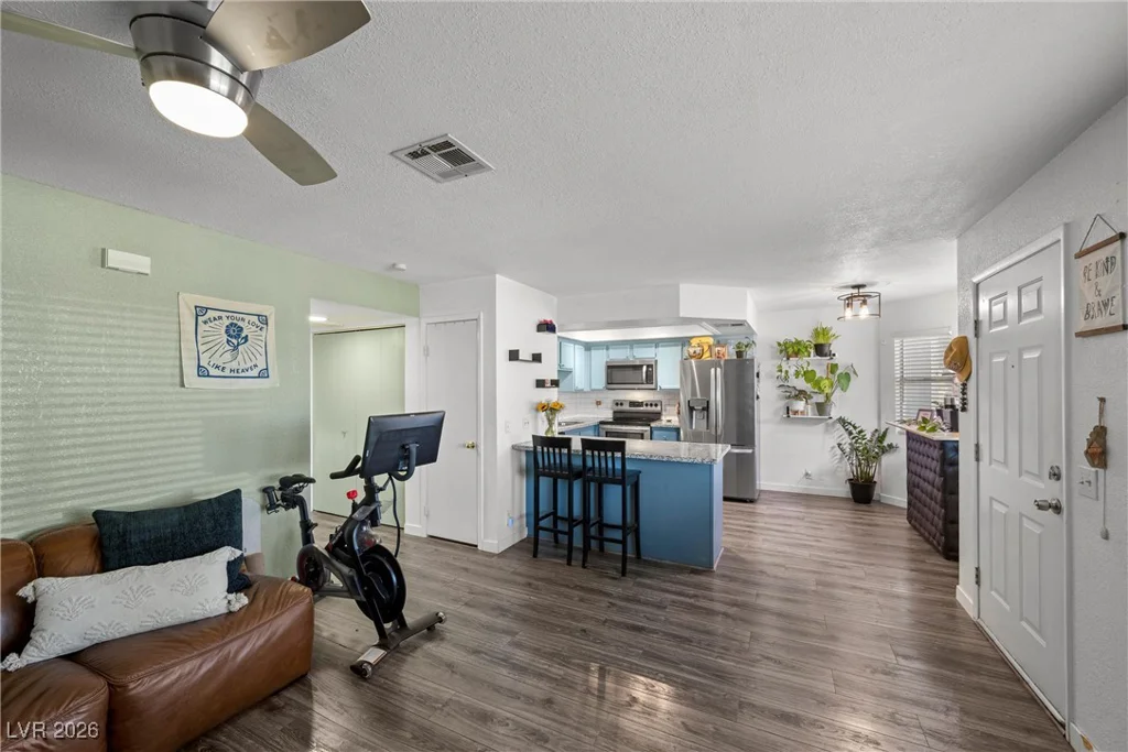 917 Boulder Springs, Las Vegas, NV 89128