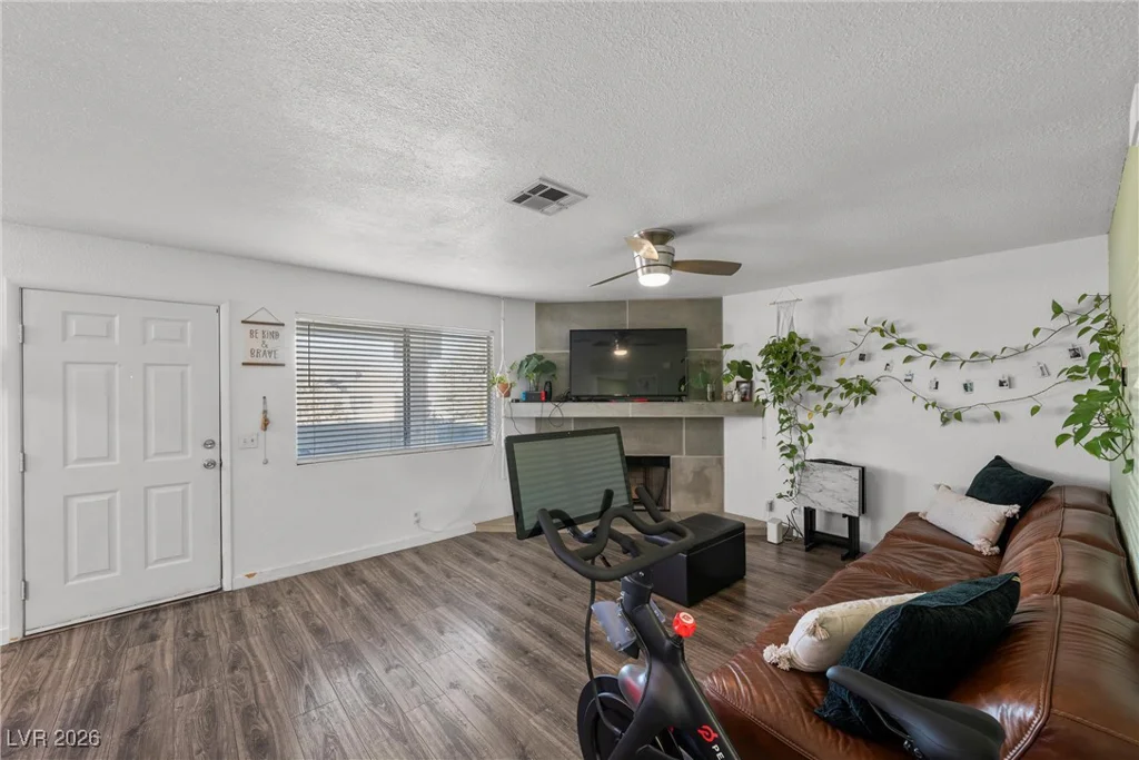 917 Boulder Springs, Las Vegas, NV 89128